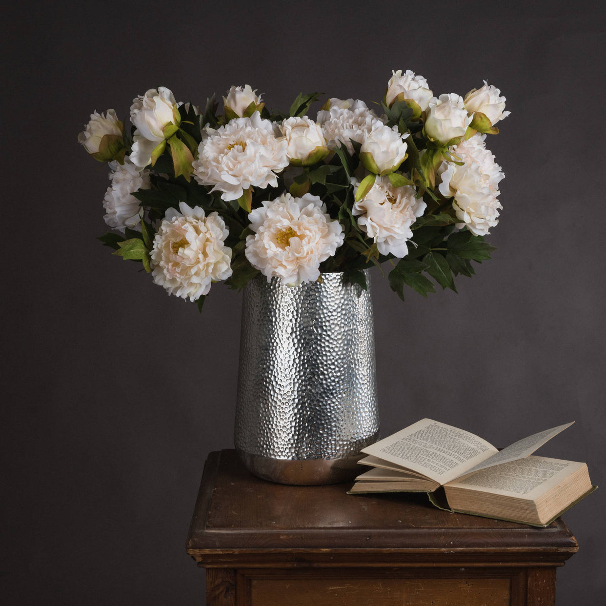 Creamy White Fashion Peony Spray Stem - White For Hill Interiors - HIL-19034